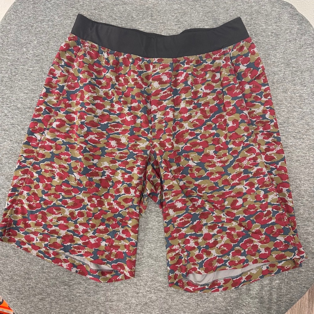 Lululemon Commission Short 7‎ Mens Multi Color Camo Athletic Shorts Size Large